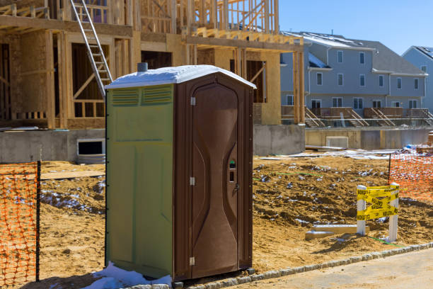 Best Porta potty rental near me  in Dubuque, IA